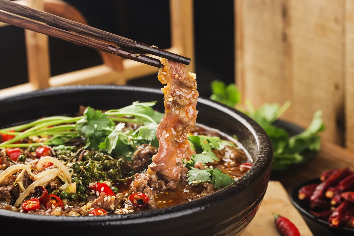 Bœuf mijoté à la sichuanaise, plat chinois épicé